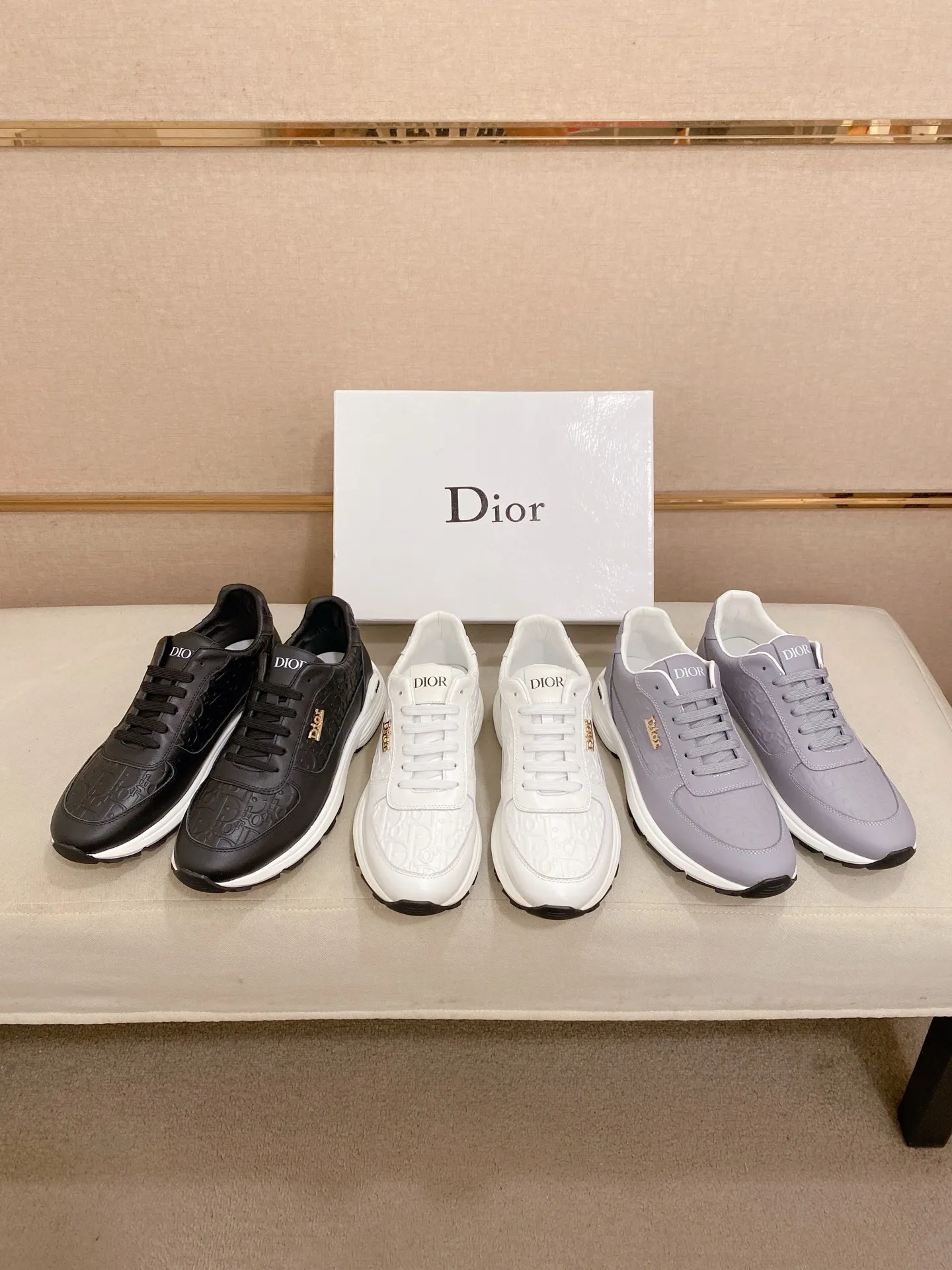 Men's shoes💰: 462💰 [Dior·Dior] New casual sports style men's shoes, new spring and summer design, perfect workmanship, lace-up style to create wardrobe quality, upper: imported first-layer cowhide, sheepskin lining is soft and comfortable, ultra-light TPU wear-resistant outsole, simple, versatile fashion men's shoes, excellent color code number 38--44. Can be customized 45 non-returnable